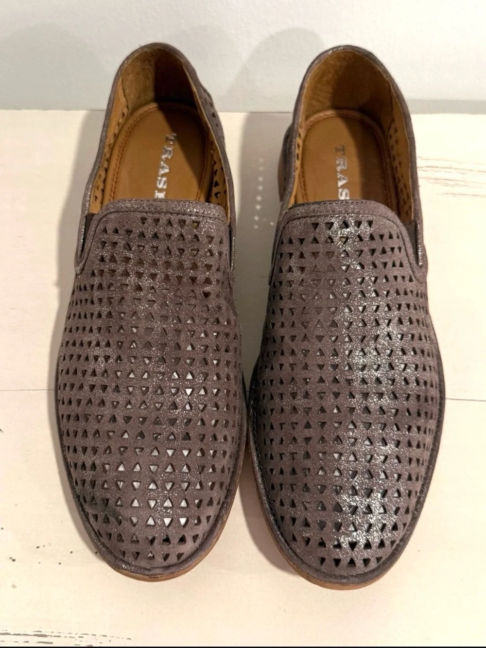 Trask Ali Perforated Metallic Pewter Suede Loafers Slip On Flats Size 9